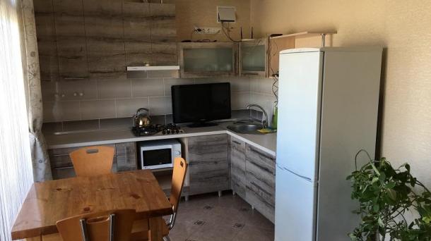 Сдается двухкомнатный дом, в парковой зоне.